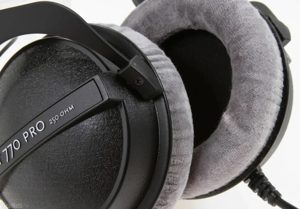 Закрытые студийные наушники. Наушники Beyerdynamic DT 770 Pro. Beyerdynamic DT 770 Pro 250 ohm. Beyerdynamic DT 770. Наушники мониторные Beyerdynamic DT 770.