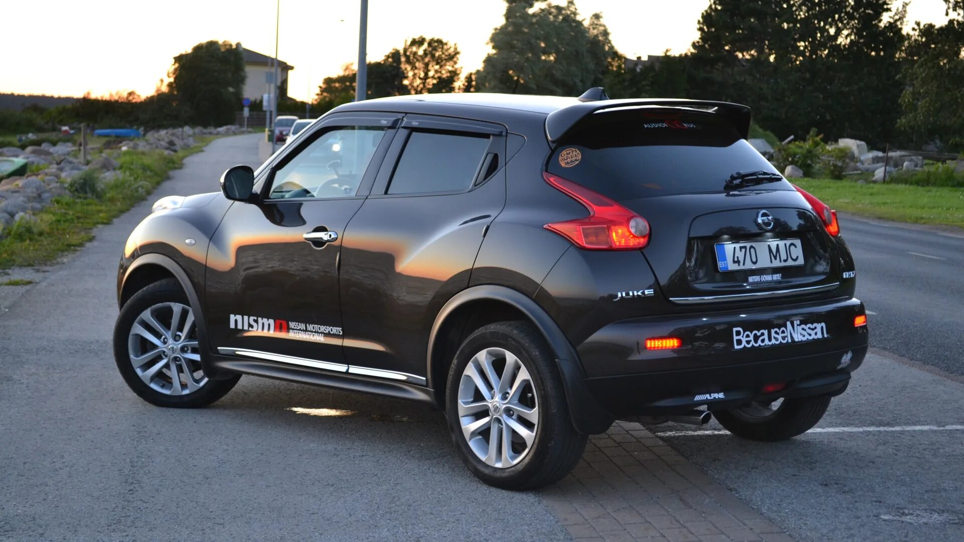 Ниссан жук полный. Nissan Juke 673. Nissan Juke mos. Ниссан Джук клиренс. Ниссан Жук 21 года.