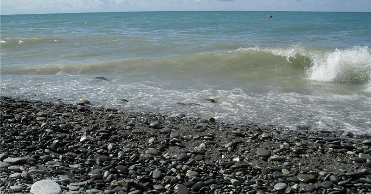 Почему закрыто море. Черное море Лоо. Черное море Краснодарский край Лоо. Сочи Лоо море. Берег пляж Лоо Сочи.