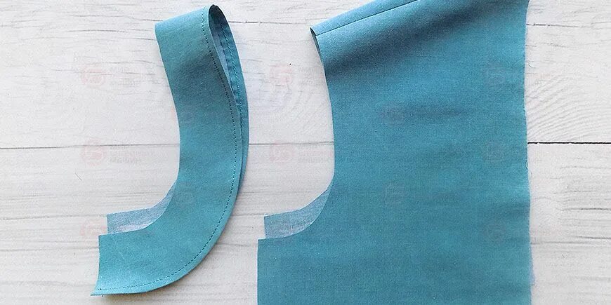 Обработка проймы рукава. Обработка горловины и проймы обтачкой. Как обработать пройму рукава обтачкой. Обтачка проймы рукава. Обтачка платья без рукавов.