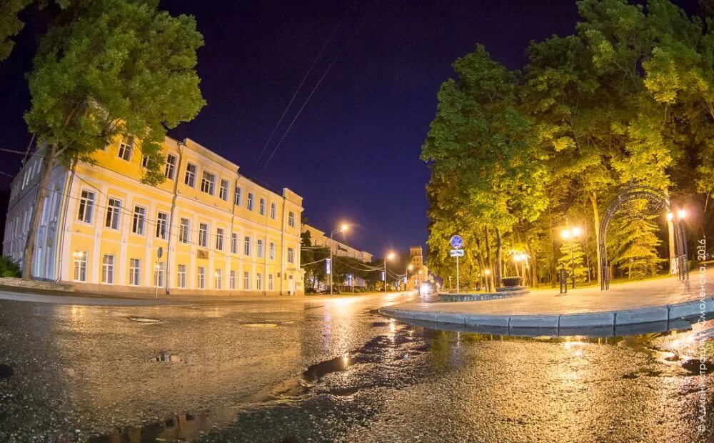 Смоленский индекс города смоленска. Улицы смоленска ночью. большая советская смоленск ночь. смоленск фото улиц города 2025. улица советская смоленск ночью.