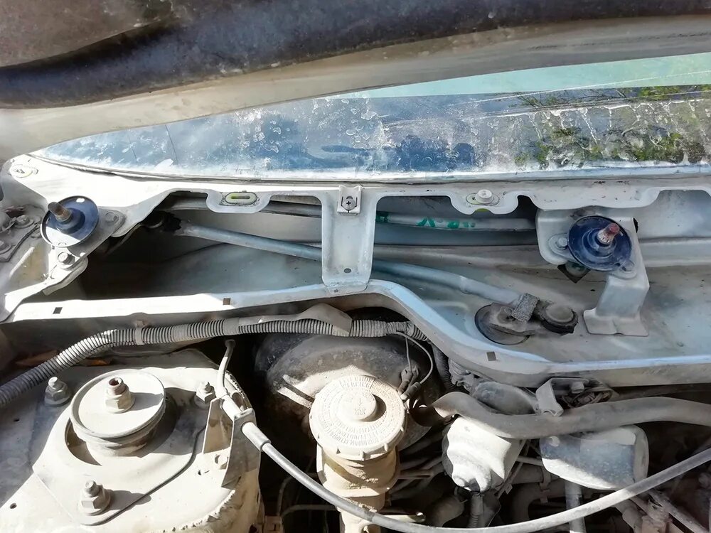 Скоба трапеции дворника w124. Трапеция hr v. Honda hr-v 1999 lh трапеция стеклоочистителя. Мотор стеклоочистителя camry (v50). Втулка трапеции стеклоочистителя honda hr-v.