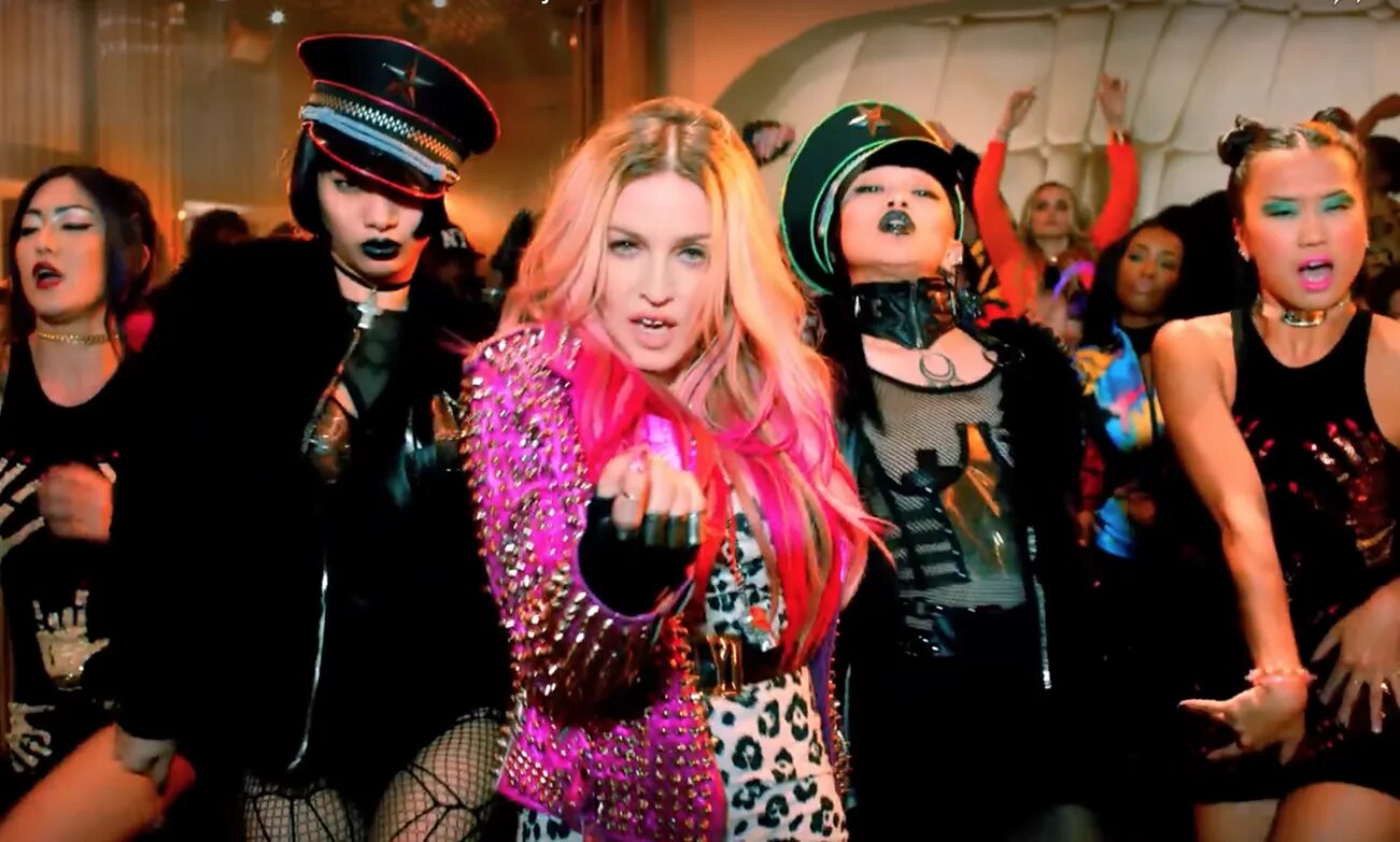 Bitch i got racks. Бич мадонна. ники минаж рианна мадонна. ники минаж и мадонна. bitch i’m madonna мадонна.