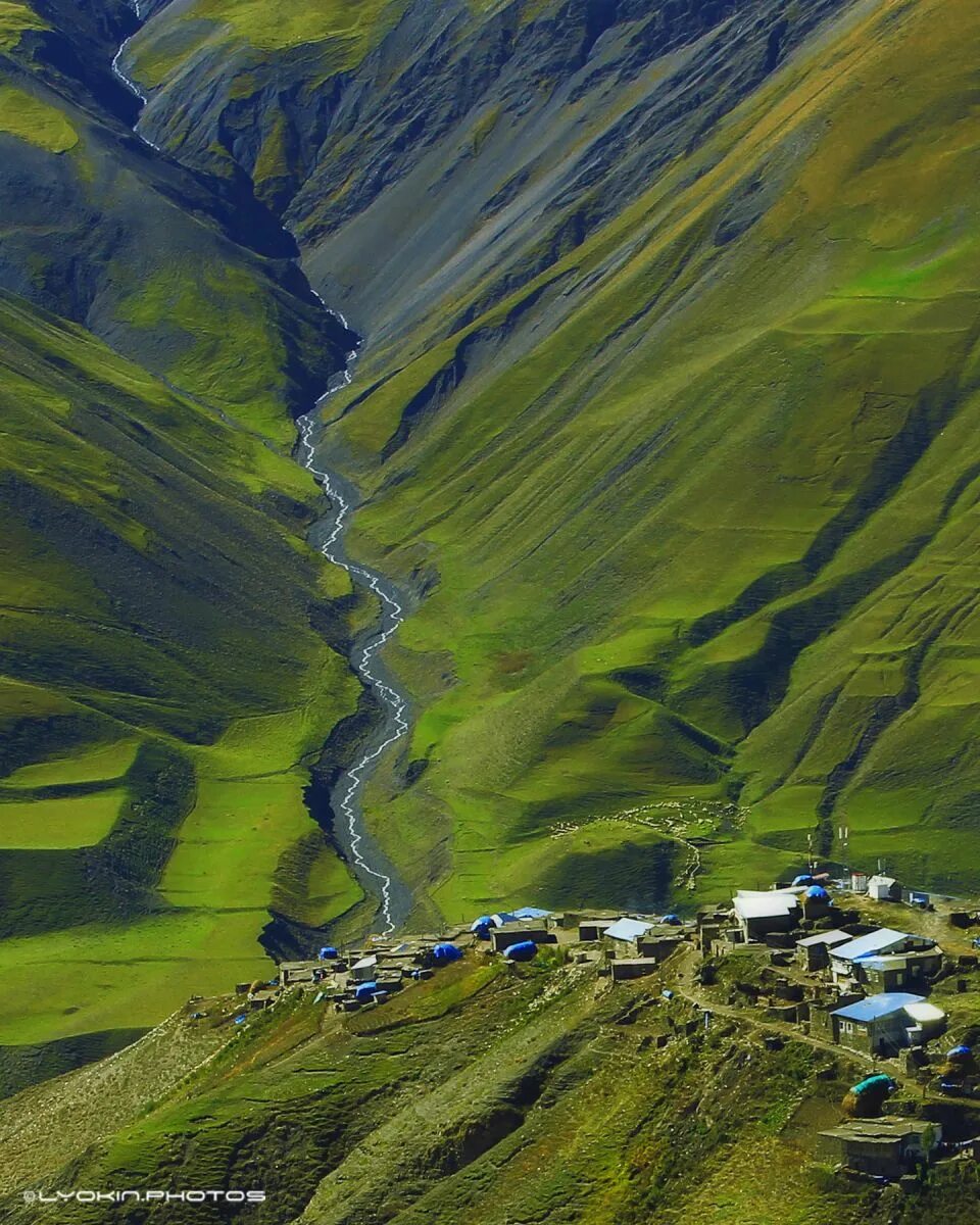Фото сел азербайджана. Село хыналыг азербайджан. горы азербайджана хыналыг. высокогорная деревня хыналыг. губа хыналыг азербайджан.