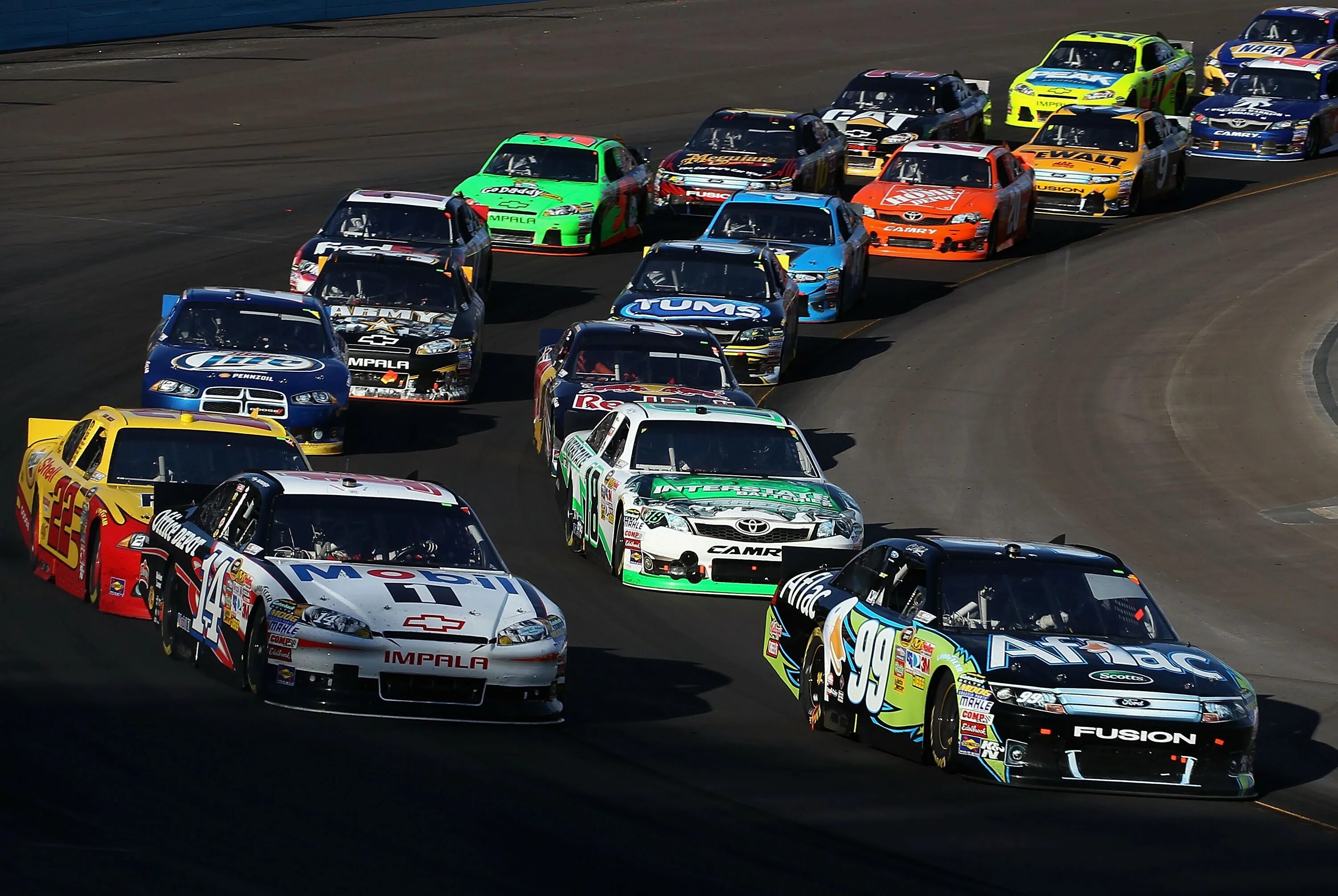 Гонки машины делайте. Phoenix nascar. гонки наскар 2 поколение. машина гонка. кольцевые гонки в америке.