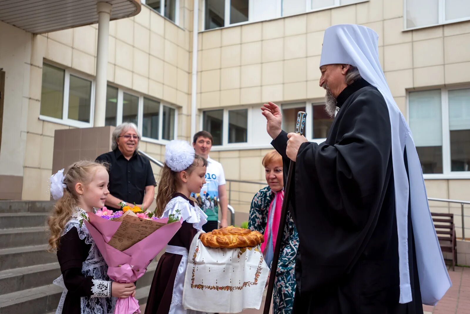 Православная гимназия Белгород. Белгородская митрополия Белгород. Настоятель православной гимназии Белгород. Деркач в.в. православная гимназия Белгород.