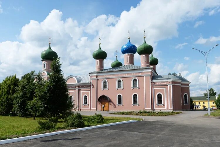 тихвинский монастырь в тихвине зима. камера перекресток октябрьский соборная. веб камера тихвин. безопасный город проект компании "курьер плюс" логотип. тихвинский богородичный успенский монастырь зимой.