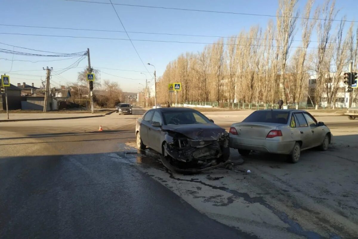 Новости 24.03 2024 г. ДТП Волгоград Красноармейский район. Аварии Волгоград Краснооктябрьский район. Авария в Красноармейском районе Волгограда.