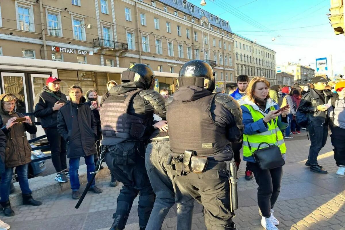 Самые свежие новости сейчас за последний час. Обрушенный мост. Пушилин в мариуполе. Самые свежие новости сейчас за последний час. Обстановка на улицах москвы сейчас.