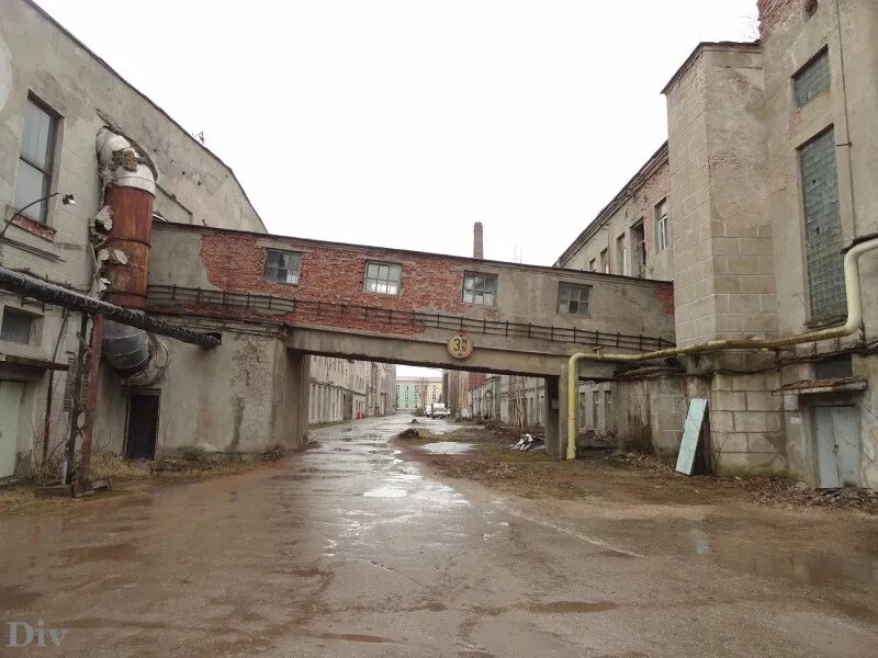 заброшенный псковский радиозавод. завод пэмз псков. фабрик псков. ооо пзст псков. завод плескава псков.