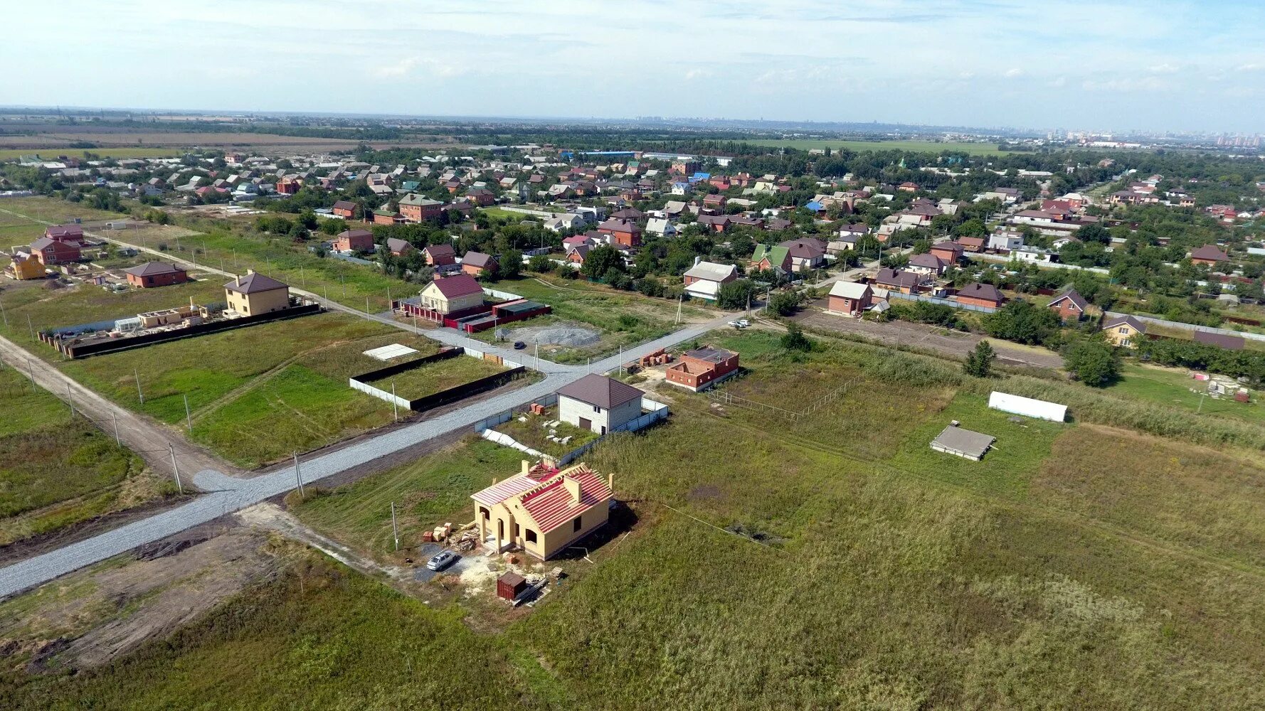Храм царственных страстотерпцев оренбург. Церковь царственных страстотерпцев батайск. Посёлок красный сад дороги. Красный сад батайск коттеджный поселок. Красный сад коттеджный поселок.