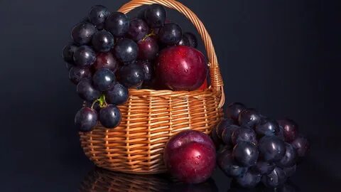 Виноград слива яблоки