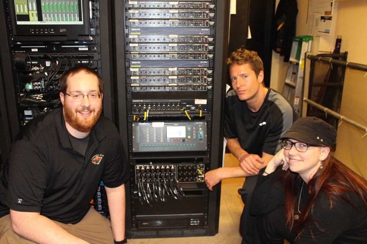 Разработчики дайс. Dl audio наклейка. Keywords студия. Динамик sundown audio. Dl audio team sport.