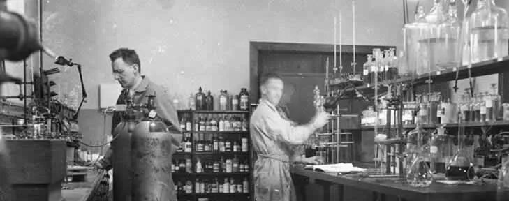 Машиностроение. History. Инженер на заводе. Engineering history. Советские электрики.