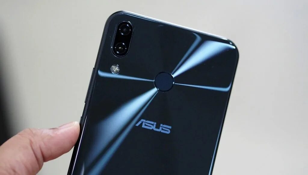 Асус зенфон 11 ультра. ASUS Zenfone 5z. ASUS Zenfone 5 ze620kl. Асус зенфон 5 z. ASUS Zenfone 9.