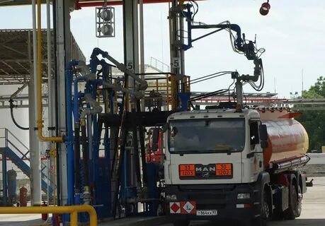 налив нефти