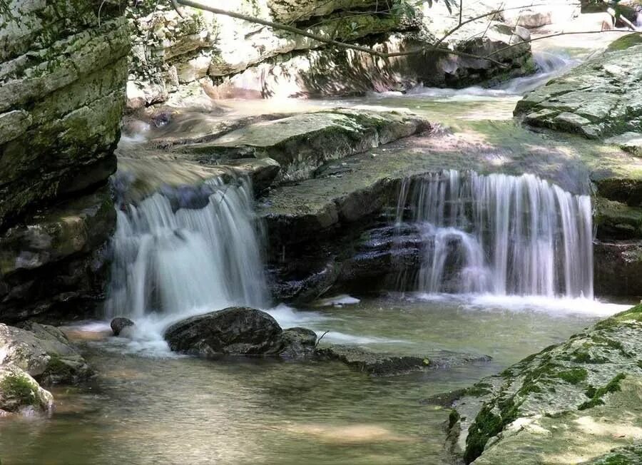 Агурские водопады краснодарский край. Агурский водопад Сочи. Национальный парк Агурские водопады. Агурские водопады. Город Сочи.