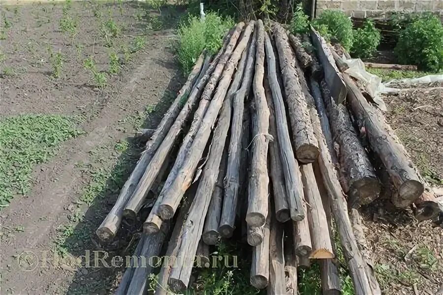 Зачем поливают бревна. Зачем поливают бревна. Рубить дрова. Бревно полено. Шканты для бруса 150х150.