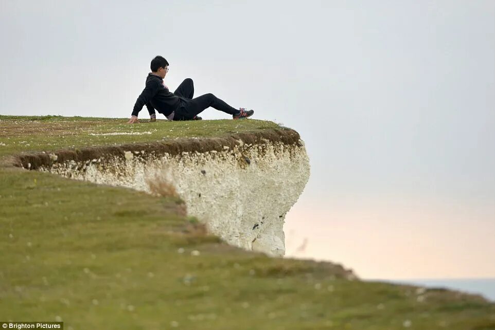 Gap near. On the Edge of the Cliff. Cliff Edge Seven sisters. Bella Edge of the Cliff tiwlight.