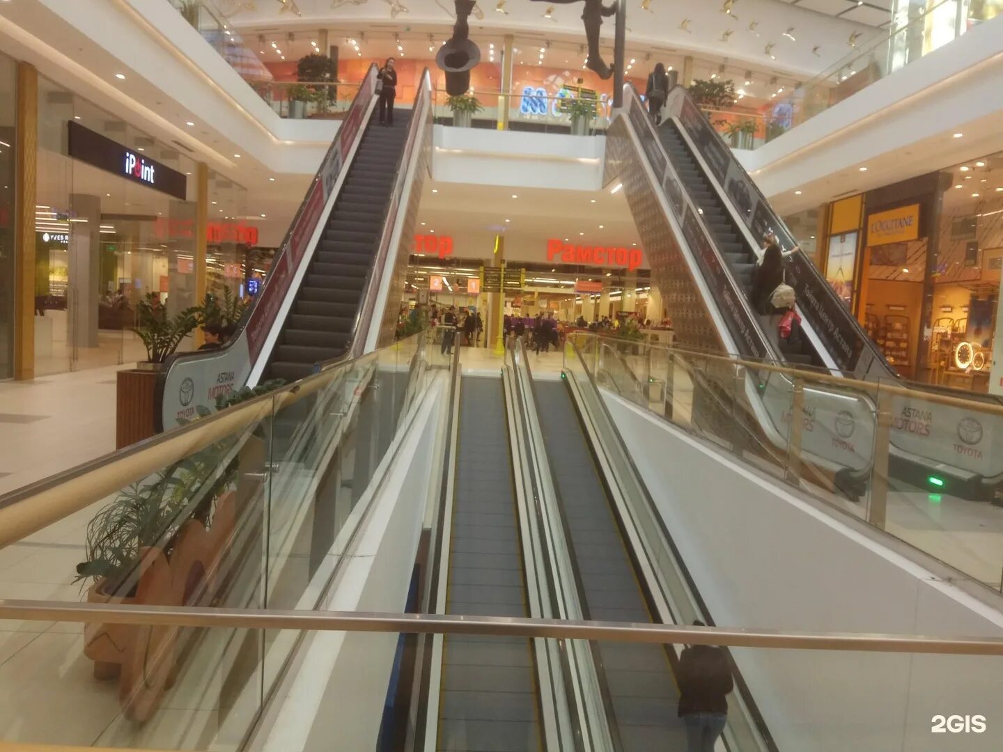 Проспект кабанбай батыра 62. Silkway industrial park. Проспект кабанбай батыра 62. Мега силквей астана внутри. Пинта караоке ташкент лого.