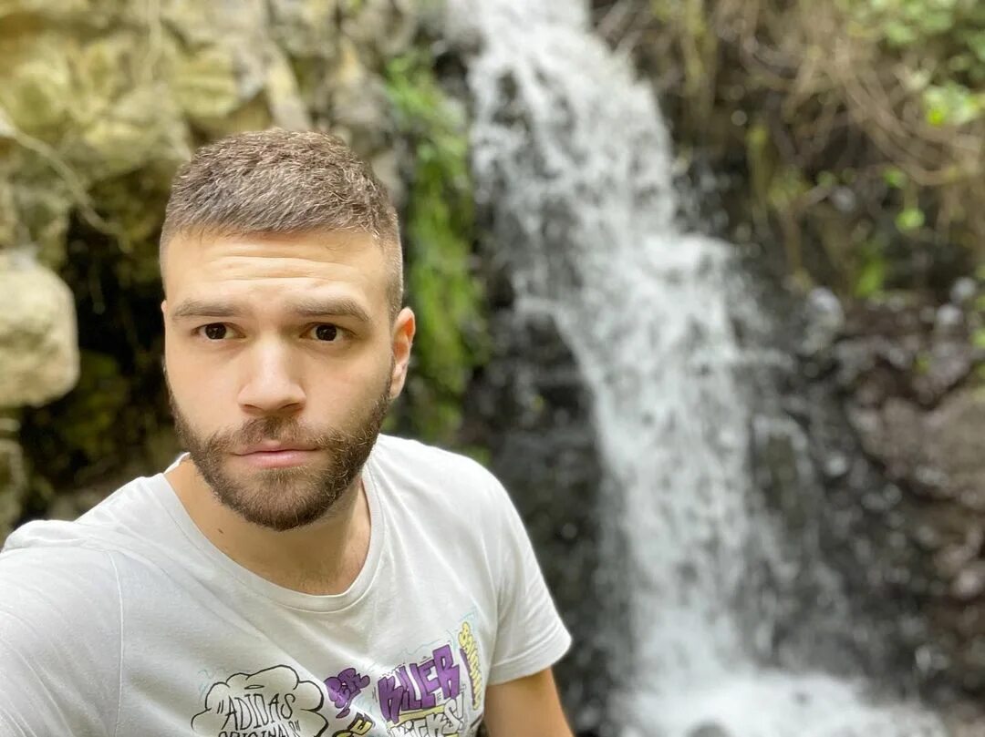 Chris mckenzie. Chris mckenzie игра. Chris mckenzie. Chris mckenzie. Богдан консультант маккензи.