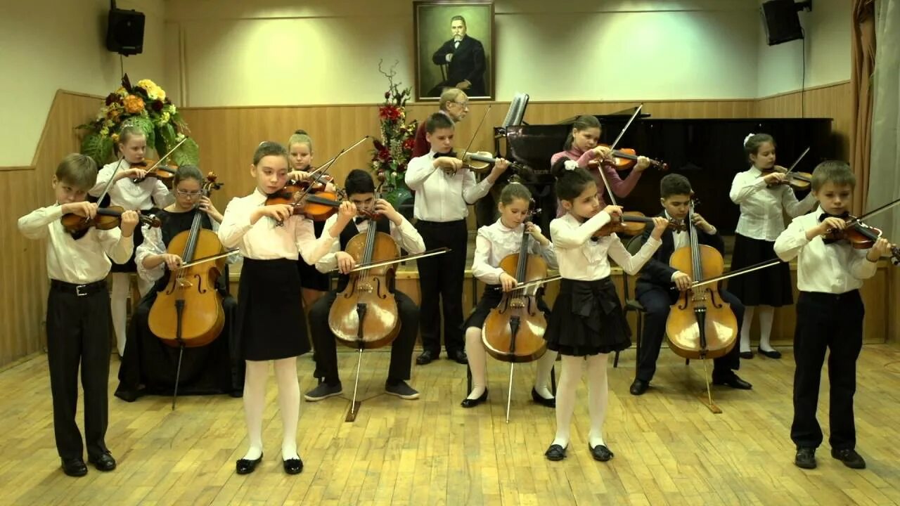 Музыканты симфонического оркестра. Оркестр русских народных инструментов лукоянов. Гавот музыкальный инструмент. Дши имени рихтера. Школа имени рихтера москва.