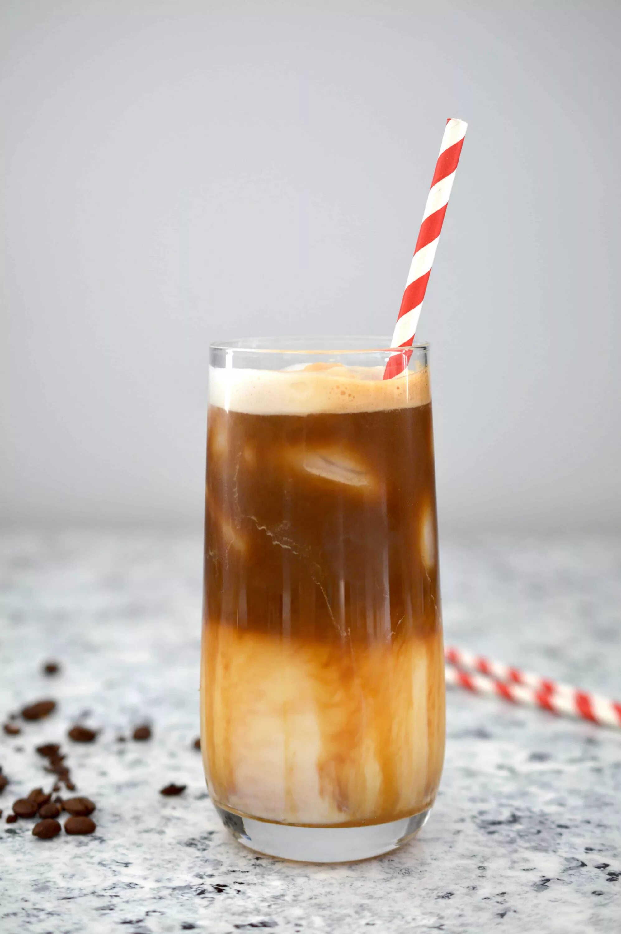 Айс карамель макиато. Айс латте макиато. Iced Caramel Macchiato. Айс латте карамель. Карамельный раф