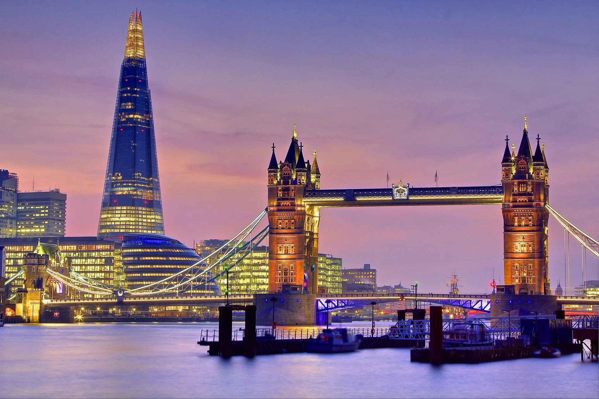 Великобритания столица государства. Тауэрский мост. Tower Bridge в Лондоне. Париж Тауэрский мост. Тауэрский мост достопримечательности Лондона.