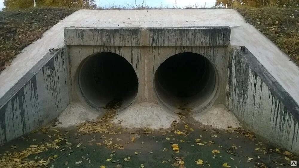 Трубы под мостом. Железобетонных экранов, блок бэ1 и труба водопропускная. труба водопропускная железобетонная диаметр 1.0. оголовок водопропускной трубы сду-d-700. оголовков круглых водопропускных труб одноочковых отверстием: 1-2 м.
