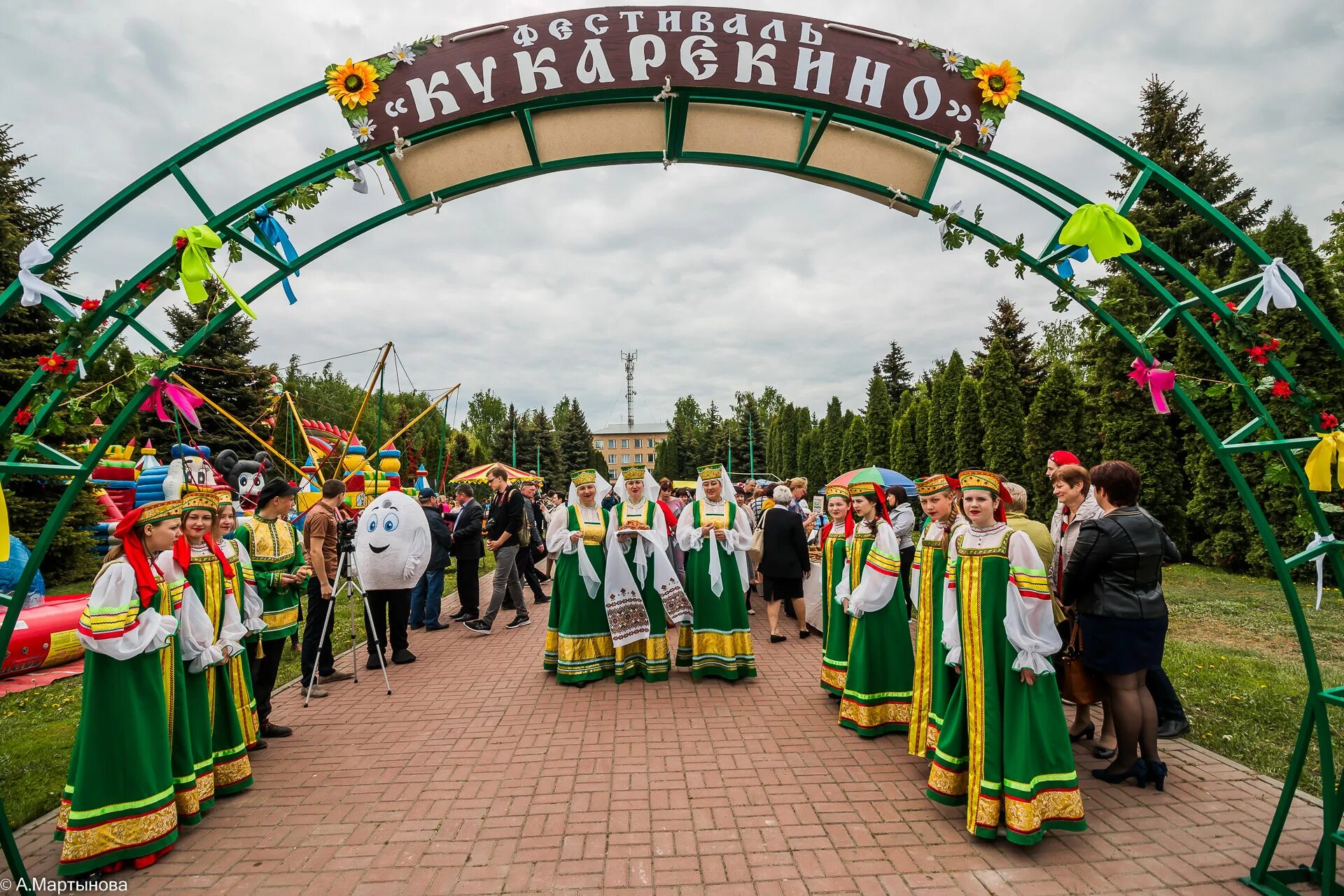 Шаро тамов. Фестиваль Кукарекино Сатинка. Кукарекино Тамбов. Сатинка Сампурский район Тамбовская область. Фестиваль яйца Кукарекино в Сампурском районе.