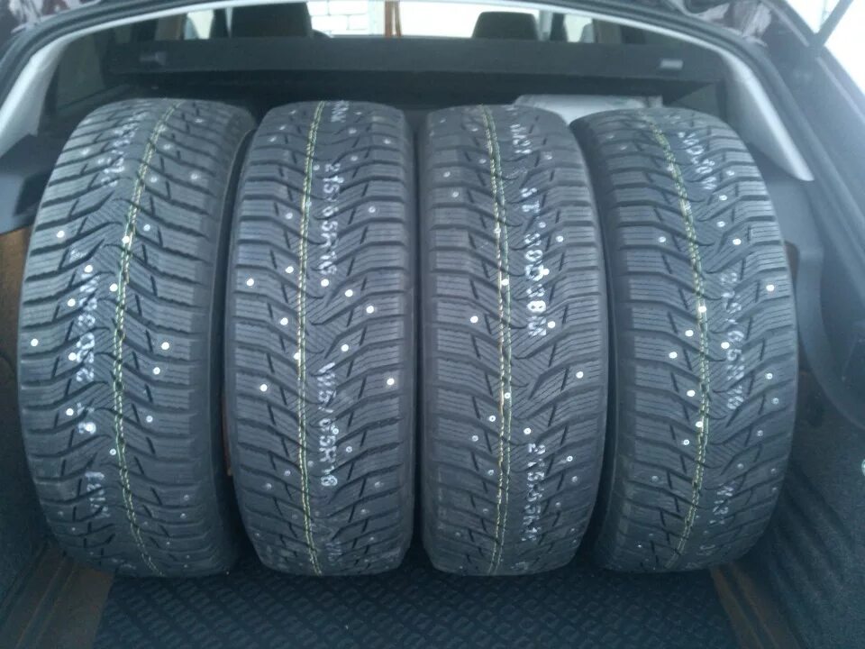 Купить шипованную резину 265. Кумхо ws31. Kumho WINTERCRAFT SUV Ice ws31 215/70 r16 100t. Kumho ws31 SUV. KUMHOWINTERCRAFT Ice wi31 185/65 r15 88t.