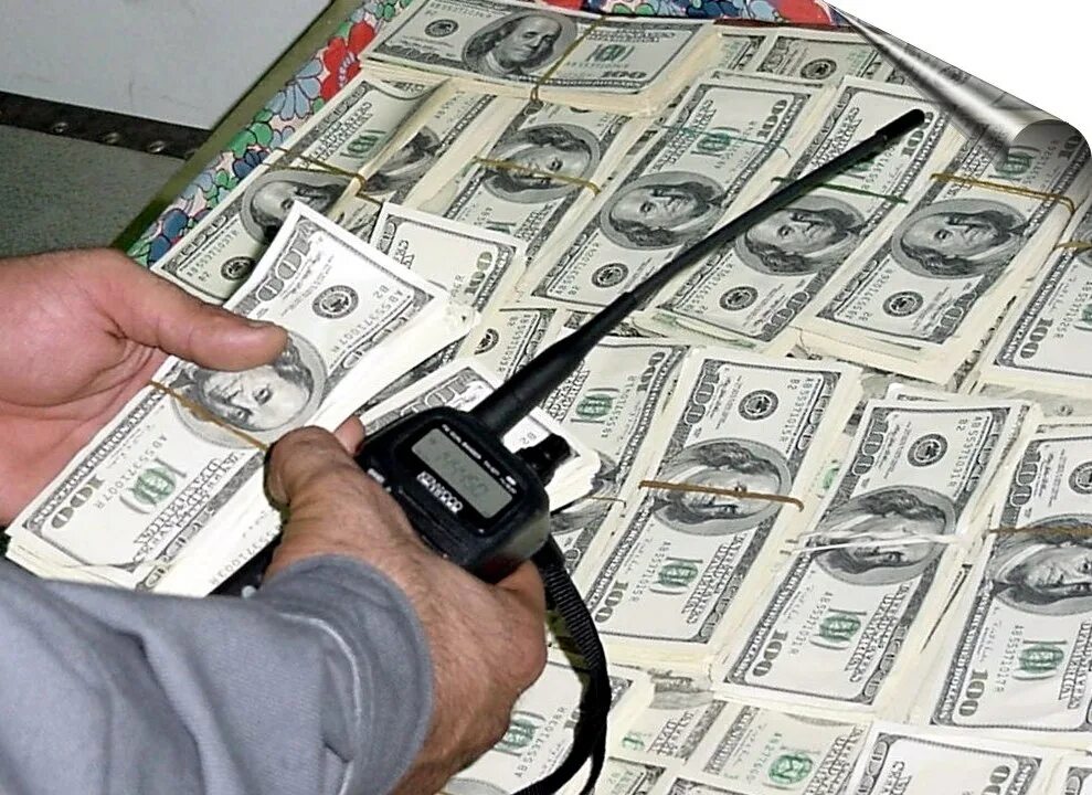 Конец наличных денег. Наличные деньги. перевоз денег. таможня деньги. валютных средств.