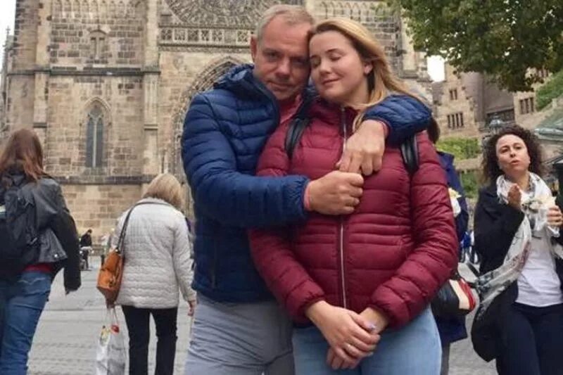 Мохов александр актер биография и личная жизнь Возраст не помеха: актер Александр Мохов рассказал об отношениях с женой, котора