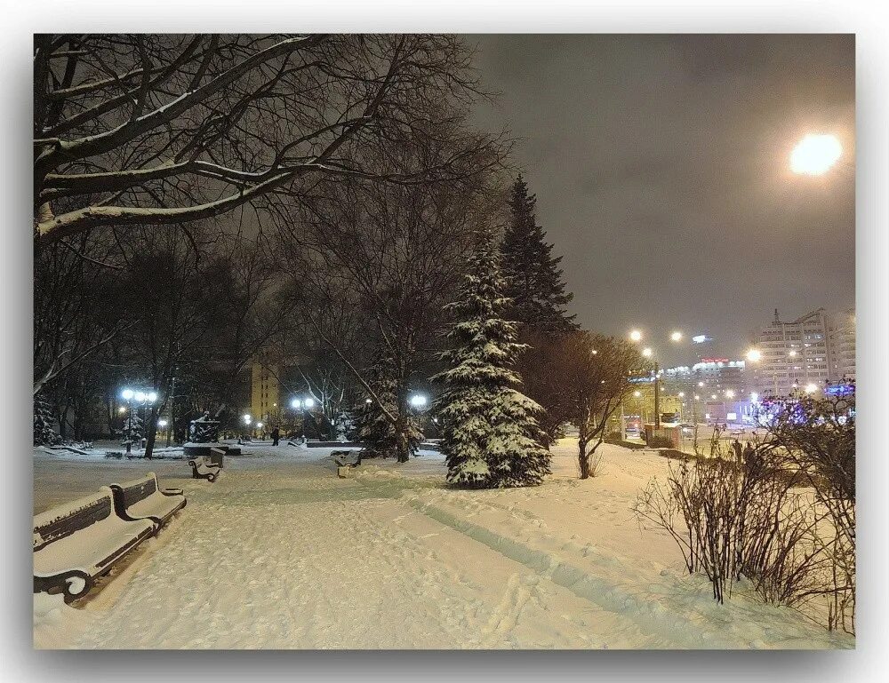 Снег в Минске. Снег падает в Минск. Картинки снег над Минском. Сегодня снег вечером будет