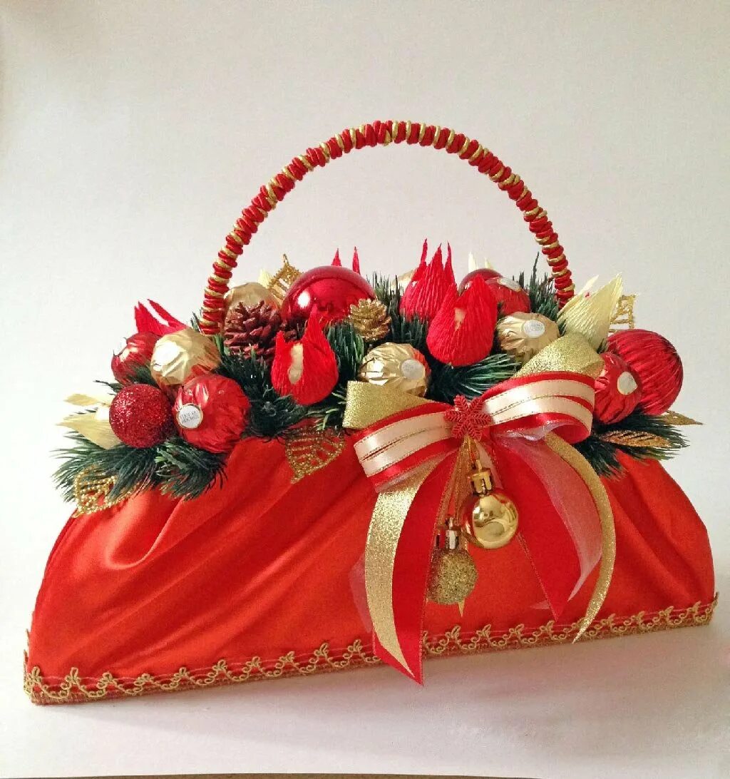 Как красиво оформить конфеты на новый год. Новогодняя конфета своими руками интересные идеи. Букет из конфет на новый год. Как красиво оформить конфеты на новый год. Декор на новый год конфеты своими руками.