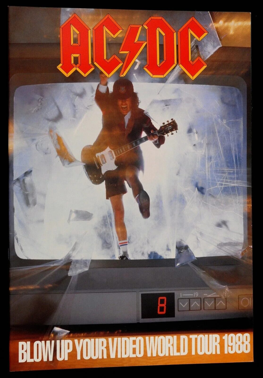 Ac dc blow up your video 1988. Футболка ac dc blow up your video. Пожилой бас гитарист ас дс. Ac dc 1988. Ac dc 1988.