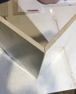 Запиленный угол плитки