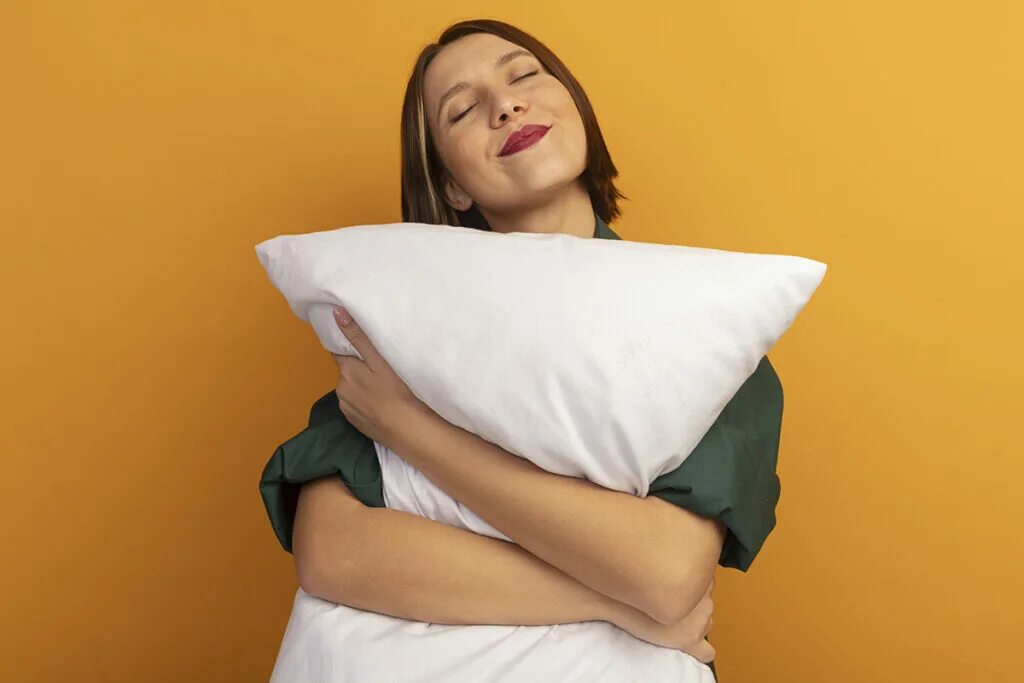 Pillow woman. Pillow woman. Pillow woman. Девушка на анатомической подушке. Подушка девушка.