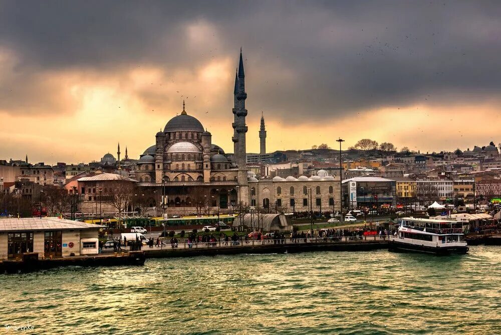 Город султанахмет. Стамбул голубая мечеть Босфор. Вид на мечеть в Стамбуле и Босфор. Турция Истанбул Османская. Турция Истанбул фото.
