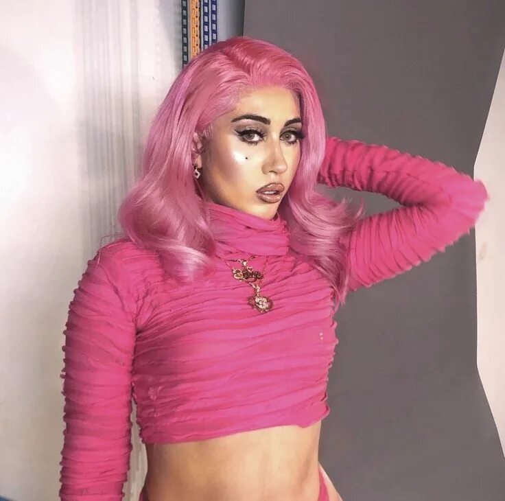 Kali Uchis. Kali Uchis бюст. Kali Uchis 2024. Kali Uchis Brown hair. Melting kali uchis