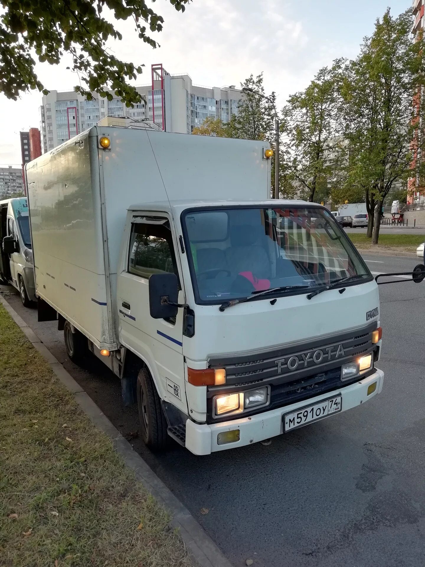 Тойота дюна 2002. Автомобили тойота дюна. Автомобили тойота дюна. Toyota dyna tipper. Автомобили тойота дюна.