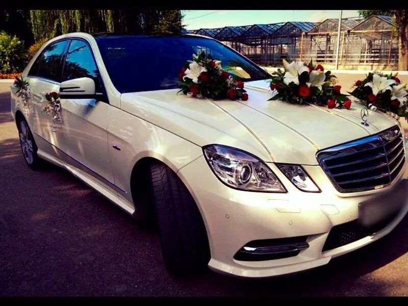 аренда авто нижнекамск. цветной дым с люком на машине на свадьбе. микроавтобусы из нижнекамска в казань. эксклюзивные авто на прокат казань. аренда авто набережные челны без водителя посуточно.