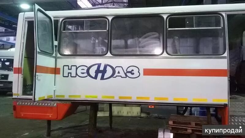 Нефаз 4208-531. Нефаз 4208-24. Нефаз будка вахта 4208. Вахтовый автобус нефаз 4208. Камаз нефаз будка вахта.