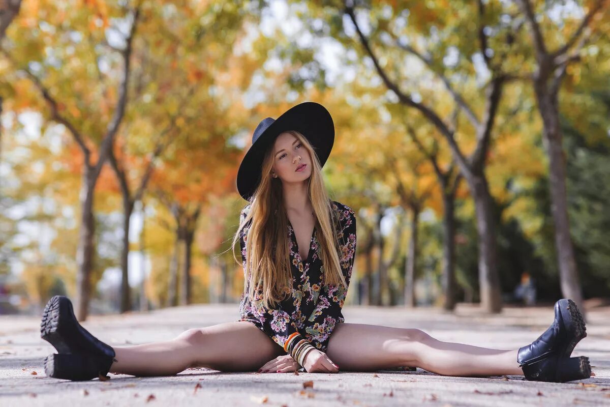 Картинки позы девушек. Фотосессия на улице. позы для фотосессии для девушек. красивые фотосессии на улице. позы для фотосессии для девушек на улице.