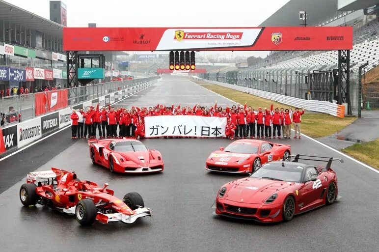 Ferrari race legends. Ferrari Racing. Феррари для уличных гонок. Стратегии Феррари. Ferrari Racer.