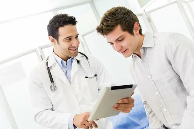 Мужчины у венеролога фото. Doctor examining Patient. Мужское здоровье спермограмма. Урологический. Анализы урология мужчины