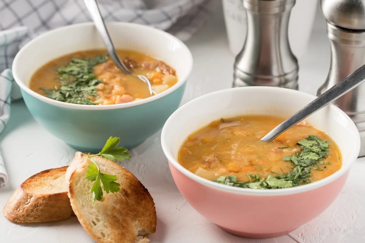 Суп с окорочком. Гороховая похлебка. Для супа. Суп гороховый. Горох для супа.