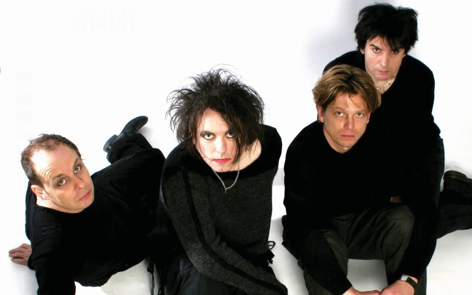 The cure forest. Группа Кьюр. The Cure Band. The Cure 80s. The Cure 2008.
