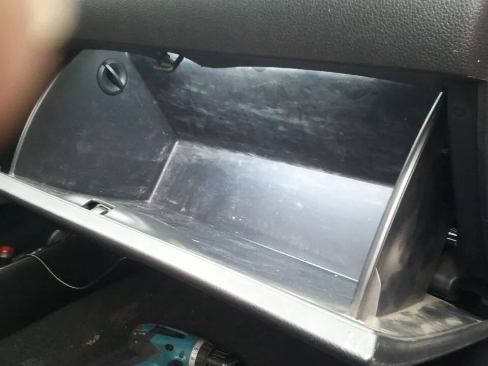 Как снять бардачок рио 2 Подсветка бардачка KIA Rio (3G), 1,6 л, 2012 года электроника DRIVE2