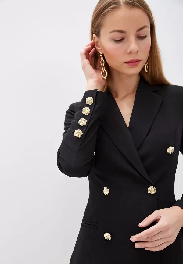 Пиджак с золотыми пуговицами женский. Массимо дутти платье пиджак черное. Пиджак с золотыми пуговицами. Платье жакет черное лав репаблик. Белый блейзер зара с золотыми пуговицами.